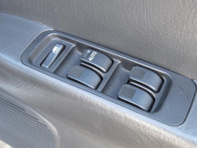 ミラ ＣＤ　５ＭＴ　カスタム車　ライブスポーツ新品フルエアロ　エスペリアダウンサス　マフラー　ＬＥＤ　ＭＯＭＯステ・シフト　タコ　フルセグＴＶナビ　Ｂｌｕｅｔｏｏｔｈ　前後ドラレコ　ＥＴＣ　整備・外装磨・車内清掃（66枚目）