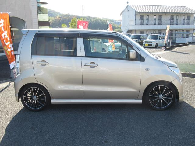 ワゴンR FX 5MT エアロ エアクリ マフラー サス MOMO タコ TVナビ 整備・外装磨・車内清掃(43枚目)