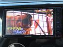 ケンウッドのフルセグＴＶナビ付です。フルセグテレビ視聴、ＣＤ・ＤＶＤ再生等が可能です。Ｂｌｕｅｔｏｏｔｈ機能も付いておりますので、通話やスマートフォンから音楽を楽しめます。バックカメラ付。