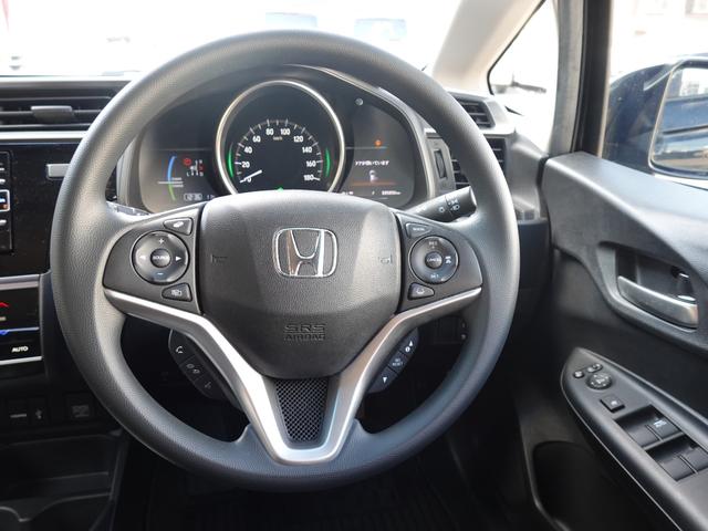 フィットハイブリッド Ｆ　ワンオーナー　禁煙車　ホンダギャザーズナビＶＸＭ１９４ＶＦｉ　ＴＶ　ＴＵＮＥＲ　ＢＴ接続　ＤＶＤ／ＣＤ　ＥＴＣ車載器　ドライブレコーダー前（18枚目）