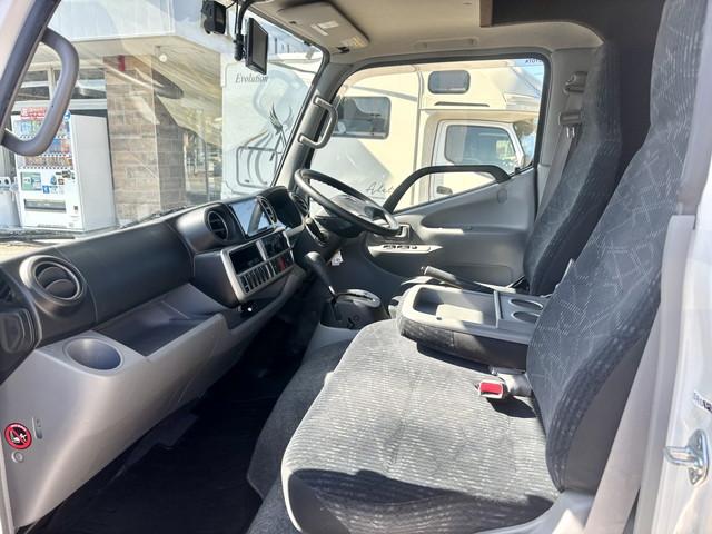 カムロード ナッツRV クレソンボヤージュ タイプW 400Ahリチウムバッテリー 1500Wインバーター 家庭用エアコン 冷蔵庫 電子レンジ テレビ MAXファン シンク FFヒーター マルチルーム ナビ フルセグ ETC バックモニター ドラレコ(6枚目)