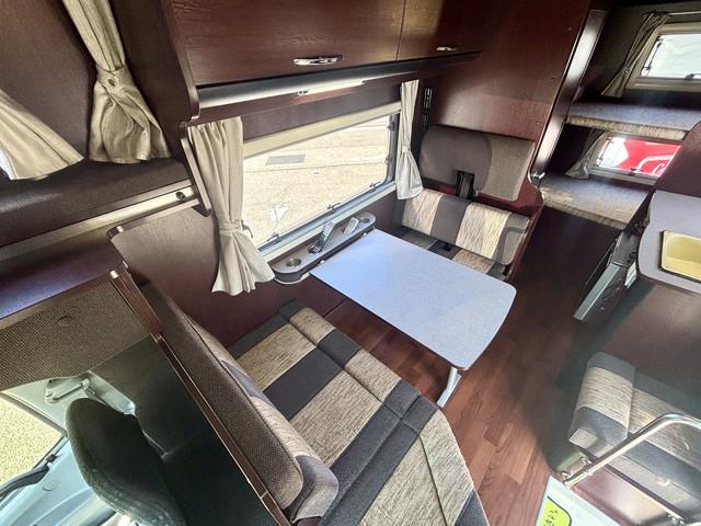 カムロード ナッツRV クレソンボヤージュ タイプW 400Ahリチウムバッテリー 1500Wインバーター 家庭用エアコン 冷蔵庫 電子レンジ テレビ MAXファン シンク FFヒーター マルチルーム ナビ フルセグ ETC バックモニター ドラレコ(9枚目)