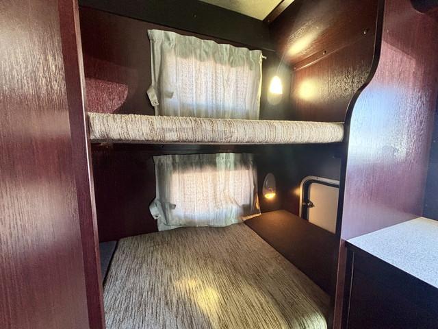 カムロード ナッツRV クレソンボヤージュ タイプW 400Ahリチウムバッテリー 1500Wインバーター 家庭用エアコン 冷蔵庫 電子レンジ テレビ MAXファン シンク FFヒーター マルチルーム ナビ フルセグ ETC バックモニター ドラレコ(19枚目)