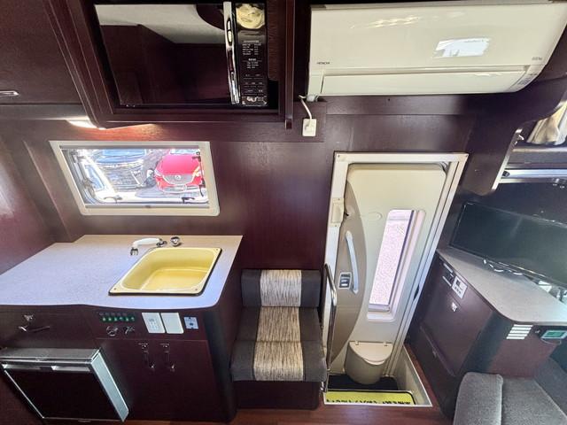 カムロード ナッツRV クレソンボヤージュ タイプW 400Ahリチウムバッテリー 1500Wインバーター 家庭用エアコン 冷蔵庫 電子レンジ テレビ MAXファン シンク FFヒーター マルチルーム ナビ フルセグ ETC バックモニター ドラレコ(20枚目)