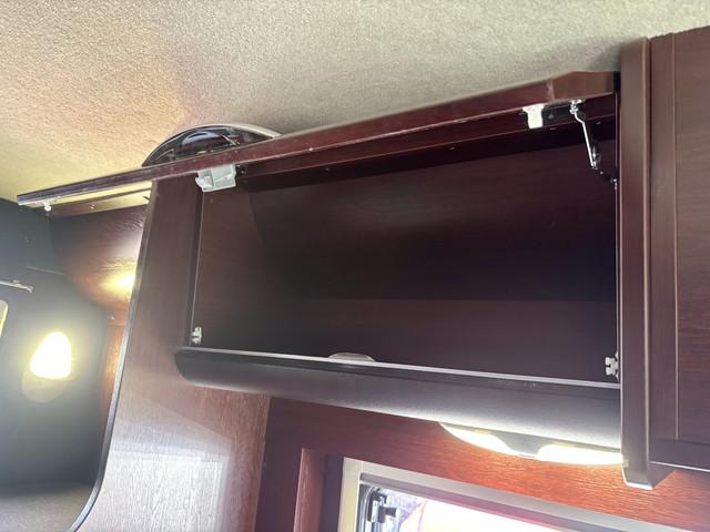 カムロード ナッツRV クレソンボヤージュ タイプW 400Ahリチウムバッテリー 1500Wインバーター 家庭用エアコン 冷蔵庫 電子レンジ テレビ MAXファン シンク FFヒーター マルチルーム ナビ フルセグ ETC バックモニター ドラレコ(30枚目)