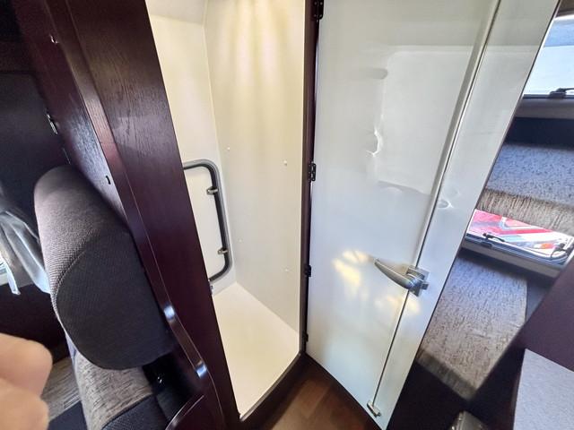 カムロード ナッツRV クレソンボヤージュ タイプW 400Ahリチウムバッテリー 1500Wインバーター 家庭用エアコン 冷蔵庫 電子レンジ テレビ MAXファン シンク FFヒーター マルチルーム ナビ フルセグ ETC バックモニター ドラレコ(31枚目)