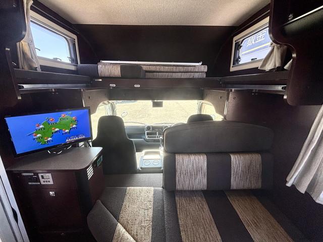 カムロード ナッツRV クレソンボヤージュ タイプW 400Ahリチウムバッテリー 1500Wインバーター 家庭用エアコン 冷蔵庫 電子レンジ テレビ MAXファン シンク FFヒーター マルチルーム ナビ フルセグ ETC バックモニター ドラレコ(42枚目)
