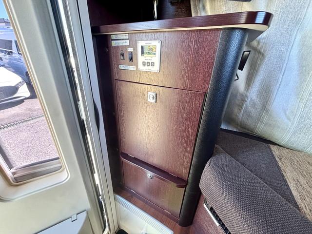 カムロード ナッツRV クレソンボヤージュ タイプW 400Ahリチウムバッテリー 1500Wインバーター 家庭用エアコン 冷蔵庫 電子レンジ テレビ MAXファン シンク FFヒーター マルチルーム ナビ フルセグ ETC バックモニター ドラレコ(44枚目)