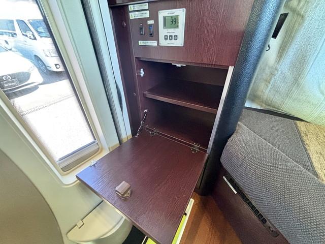 カムロード ナッツRV クレソンボヤージュ タイプW 400Ahリチウムバッテリー 1500Wインバーター 家庭用エアコン 冷蔵庫 電子レンジ テレビ MAXファン シンク FFヒーター マルチルーム ナビ フルセグ ETC バックモニター ドラレコ(45枚目)