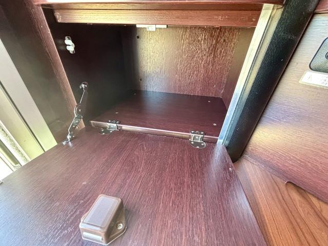 カムロード ナッツRV クレソンボヤージュ タイプW 400Ahリチウムバッテリー 1500Wインバーター 家庭用エアコン 冷蔵庫 電子レンジ テレビ MAXファン シンク FFヒーター マルチルーム ナビ フルセグ ETC バックモニター ドラレコ(46枚目)