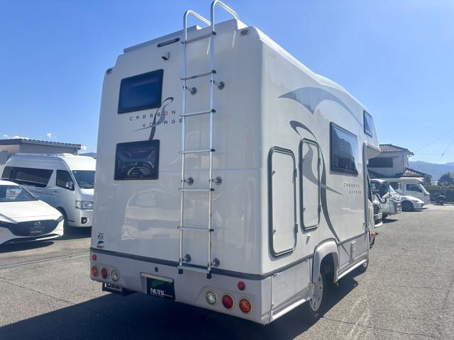 カムロード ナッツRV クレソンボヤージュ タイプW 400Ahリチウムバッテリー 1500Wインバーター 家庭用エアコン 冷蔵庫 電子レンジ テレビ MAXファン シンク FFヒーター マルチルーム ナビ フルセグ ETC バックモニター ドラレコ(51枚目)