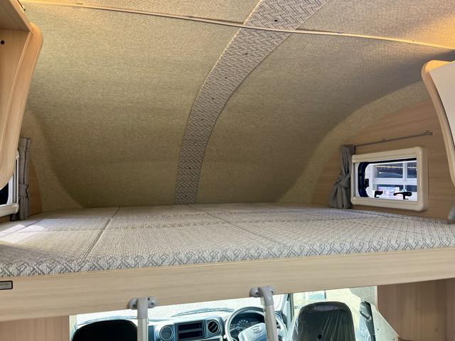 カムロード 　ナッツＲＶ　アレッタハイパーエボリューションＩＩＩ　タイプＷ　２ＷＤ　リチウムバッテリー４００Ａｈ　１５００Ｗインバーター　家庭用エアコン　冷蔵庫　電子レンジ　２８０Ｗソーラーパネル　ＦＦヒーター（12枚目）