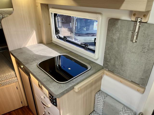 カムロード 　ナッツＲＶ　アレッタハイパーエボリューションＩＩＩ　タイプＷ　２ＷＤ　リチウムバッテリー４００Ａｈ　１５００Ｗインバーター　家庭用エアコン　冷蔵庫　電子レンジ　２８０Ｗソーラーパネル　ＦＦヒーター（46枚目）