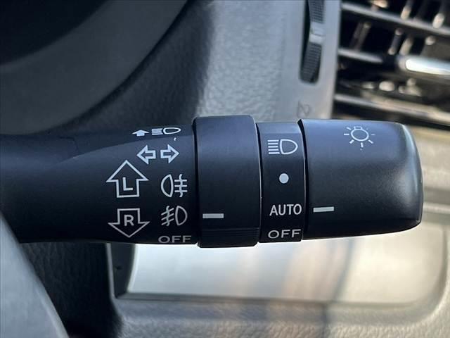 フォレスター ２．０ｉ－Ｓ　アイサイト　アイサイト　純正ＳＤナビ／フルセグ／Ｂｌｕｅｔｏｏｔｈ／ＤＶＤ　パワーバックドア　クルコン　ルーフレール　バックカメラ　ＨＩＤヘッドライト　パワーシート　シートヒーター　電格ミラー　パドルシフト（35枚目）