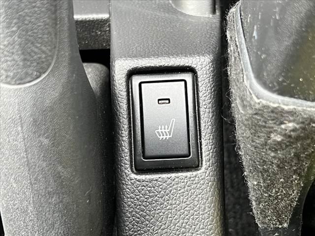 スイフト ＸＧ　運転席シートヒーター　プッシュスタート　社外ナビ／ワンセグＴＶ／ＤＶＤ　ＥＴＣ　オートエアコン　ライト　ヘッドライトレベライザー　アクセサリーソケット　電格ミラー　シートリフター　間欠ワイパー（25枚目）