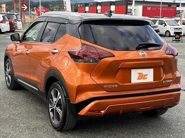 キックス Ｘ　ツートーンインテリアエディション　ツートン　アラウンドビューモニター　９型ナビ／フルセグ／ブルートゥース／ＤＶＤ再生　セーフティセンス　レーダークルーズ　シートヒーター　デジタルミラー　ステアリングヒーター　ルーフレール　ＬＥＤ　禁煙（15枚目）