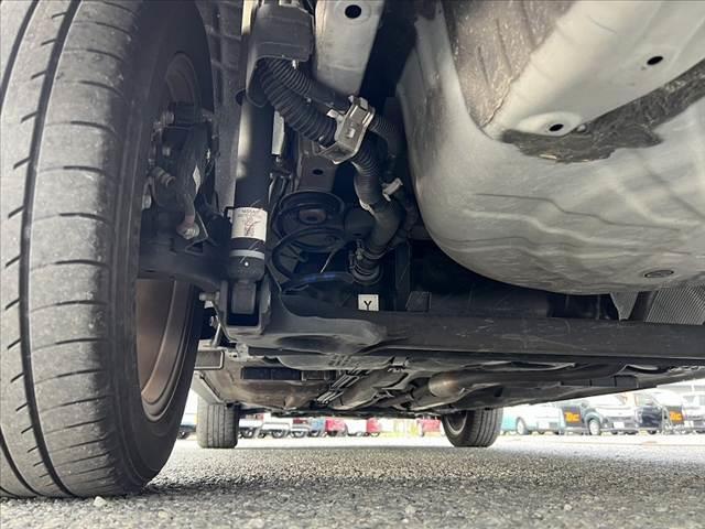 キックス Ｘ　ツートーンインテリアエディション　ツートン　アラウンドビューモニター　９型ナビ／フルセグ／ブルートゥース／ＤＶＤ再生　セーフティセンス　レーダークルーズ　シートヒーター　デジタルミラー　ステアリングヒーター　ルーフレール　ＬＥＤ　禁煙（49枚目）