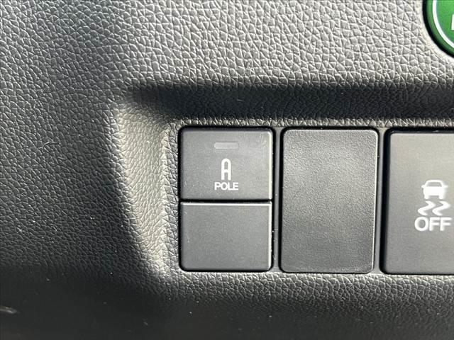 フィット 13G・Fパッケージ 純正ナビ/地デジ/DVD/BT ステリモ スマートキー Bモニター ETC Aストップ コーナーポール シートリフター Pスタート チルトステアリング 電格ミラー ウィンカーミラー(6枚目)