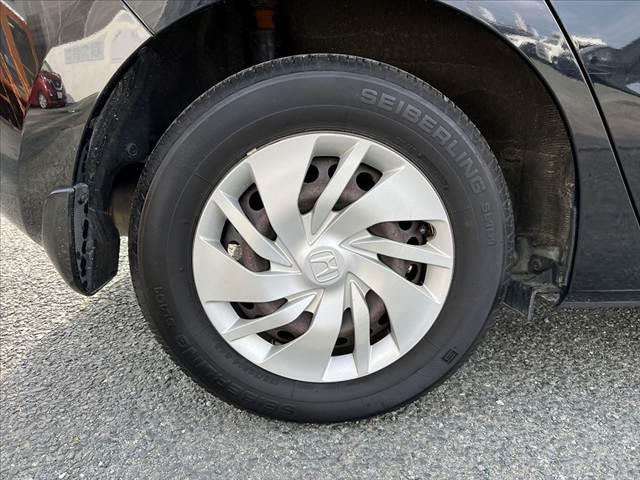 フィット 13G・Fパッケージ 純正ナビ/地デジ/DVD/BT ステリモ スマートキー Bモニター ETC Aストップ コーナーポール シートリフター Pスタート チルトステアリング 電格ミラー ウィンカーミラー(49枚目)