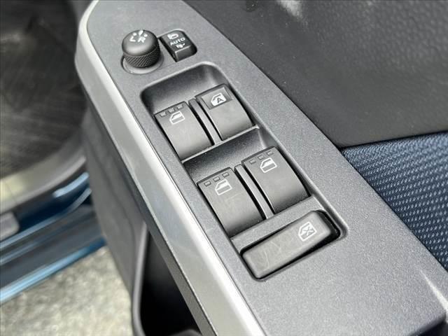 ルーミー カスタムG-T 9インチ純正ナビ/BT スマアシ バックカメラ フルセグTV ステリモ 両側電動スライドドア 禁煙 ETC スマートキー USBソケット LEDヘッドライト ドラレコ 電格ミラー(29枚目)