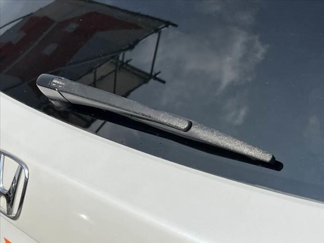 ヴェゼル ハイブリッドＺ　純正ナビ／Ｂｌｕｅｔｏｏｔｈ　バックカメラ　コンフォートビューＰＫＧ　ＬＥＤヘッド　シティーブレーキ　電動格納ミラー　革巻きステア　左右独立ＡＡＣ　ブラック革コンビシート　スマートキー（24枚目）