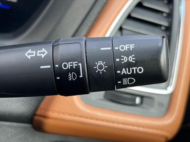 ヴェゼル ハイブリッドＺ　純正ナビ／Ｂｌｕｅｔｏｏｔｈ　バックカメラ　コンフォートビューＰＫＧ　ＬＥＤヘッド　シティーブレーキ　電動格納ミラー　革巻きステア　左右独立ＡＡＣ　ブラック革コンビシート　スマートキー（41枚目）