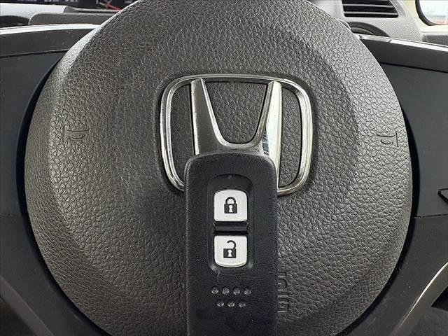 N-BOX G 社外ナビ バックカメラ フルセグ Bluetooth 純正マット スマートキー プッシュスタート オートエアコン LEDヘッドライト ETC ベンチシート 横滑り防止 Pガラス 電動格納ミラー(7枚目)