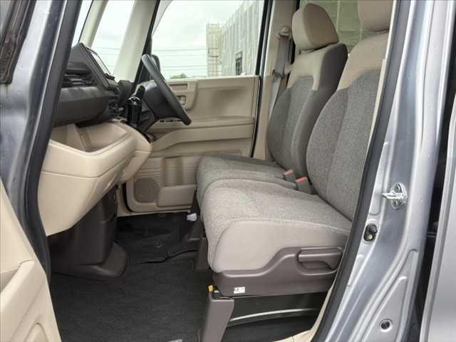 N-BOX G 社外ナビ バックカメラ フルセグ Bluetooth 純正マット スマートキー プッシュスタート オートエアコン LEDヘッドライト ETC ベンチシート 横滑り防止 Pガラス 電動格納ミラー(17枚目)