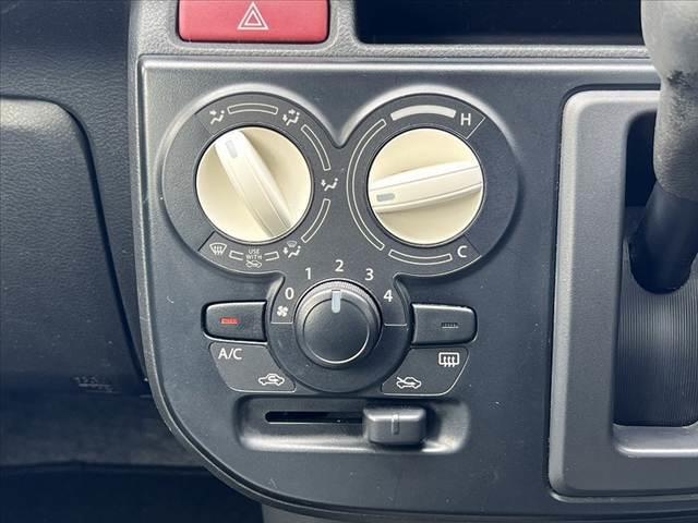アルト S 運転席シートヒーター オーディオ/CD/2スピーカー/ピラーアンテナ アクセサリーソケット ヘッドライトレベライザー 横滑り防止 アイドリングストップ 電動格納ミラー バニティミラー(6枚目)