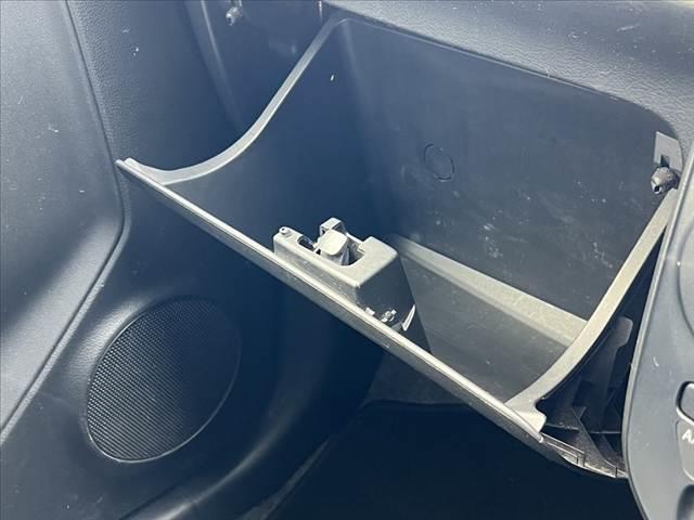 アルト S 運転席シートヒーター オーディオ/CD/2スピーカー/ピラーアンテナ アクセサリーソケット ヘッドライトレベライザー 横滑り防止 アイドリングストップ 電動格納ミラー バニティミラー(32枚目)