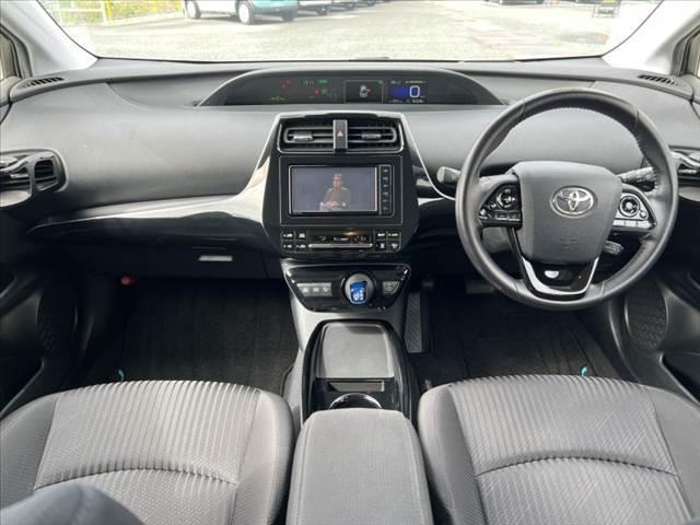 プリウス A 後期 禁煙 ナビ/フルセグ/Bluetooth/Bモニター セーフティセンス レーダークルーズ 車線逸脱 BSM ヘッドアップディスプレイ オートハイビーム パーキングサポート LEDヘッドライト(2枚目)