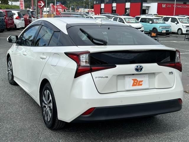 プリウス A 後期 禁煙 ナビ/フルセグ/Bluetooth/Bモニター セーフティセンス レーダークルーズ 車線逸脱 BSM ヘッドアップディスプレイ オートハイビーム パーキングサポート LEDヘッドライト(15枚目)