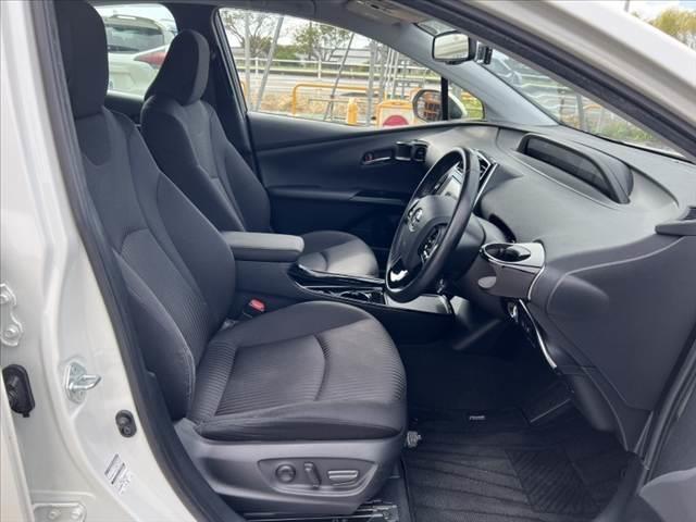 プリウス A 後期 禁煙 ナビ/フルセグ/Bluetooth/Bモニター セーフティセンス レーダークルーズ 車線逸脱 BSM ヘッドアップディスプレイ オートハイビーム パーキングサポート LEDヘッドライト(16枚目)