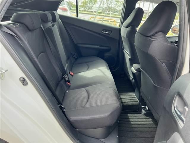 プリウス A 後期 禁煙 ナビ/フルセグ/Bluetooth/Bモニター セーフティセンス レーダークルーズ 車線逸脱 BSM ヘッドアップディスプレイ オートハイビーム パーキングサポート LEDヘッドライト(18枚目)