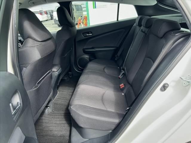 プリウス A 後期 禁煙 ナビ/フルセグ/Bluetooth/Bモニター セーフティセンス レーダークルーズ 車線逸脱 BSM ヘッドアップディスプレイ オートハイビーム パーキングサポート LEDヘッドライト(19枚目)