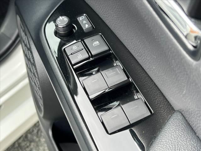 プリウス A 後期 禁煙 ナビ/フルセグ/Bluetooth/Bモニター セーフティセンス レーダークルーズ 車線逸脱 BSM ヘッドアップディスプレイ オートハイビーム パーキングサポート LEDヘッドライト(26枚目)