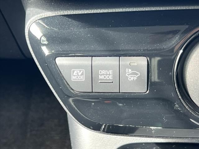 プリウス A 後期 禁煙 ナビ/フルセグ/Bluetooth/Bモニター セーフティセンス レーダークルーズ 車線逸脱 BSM ヘッドアップディスプレイ オートハイビーム パーキングサポート LEDヘッドライト(28枚目)