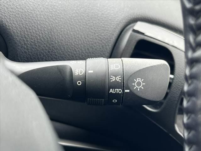 プリウス A 後期 禁煙 ナビ/フルセグ/Bluetooth/Bモニター セーフティセンス レーダークルーズ 車線逸脱 BSM ヘッドアップディスプレイ オートハイビーム パーキングサポート LEDヘッドライト(36枚目)