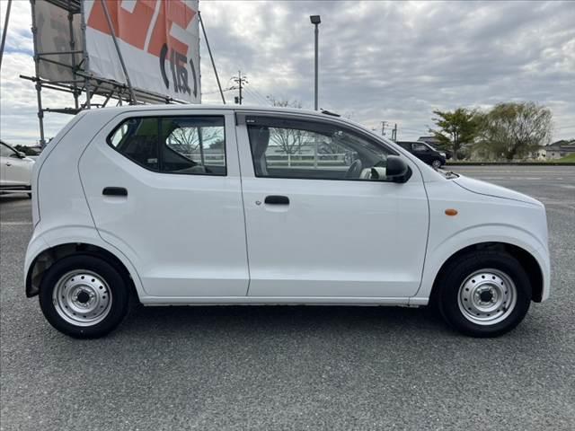 アルト VP 禁煙車 社外ナビ/ブルートゥース キーレス ETC エアコン パワーステアリング 横滑り防止 ヘッドライトレベライザー ドリンクホルダー バイザー マット アンチロックブレーキシステム エアバック(12枚目)