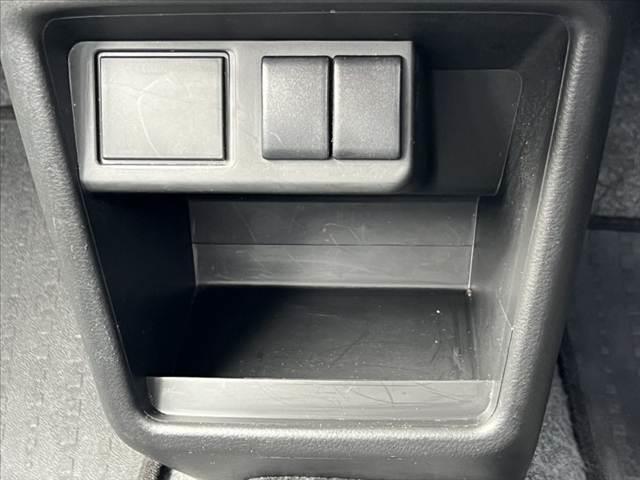 アルト VP 禁煙車 社外ナビ/ブルートゥース キーレス ETC エアコン パワーステアリング 横滑り防止 ヘッドライトレベライザー ドリンクホルダー バイザー マット アンチロックブレーキシステム エアバック(27枚目)