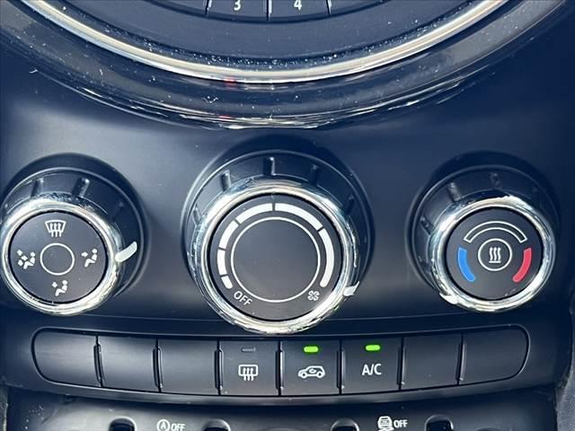 MINI ワン 純正ナビ/BT/ラジオ 運転席シートリフター エンジンスタートボタン アイドリングストップ ヘッドライトレベライザー 電格ミラー USBポート ETC アクセサリーソケット フォグライト(7枚目)