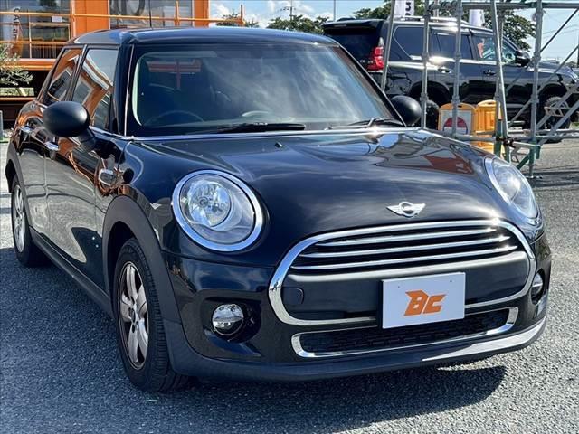 MINI ワン 純正ナビ/BT/ラジオ 運転席シートリフター エンジンスタートボタン アイドリングストップ ヘッドライトレベライザー 電格ミラー USBポート ETC アクセサリーソケット フォグライト(10枚目)