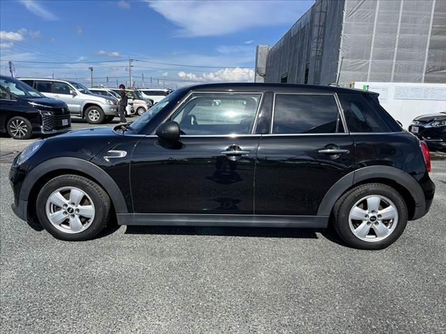 MINI ワン 純正ナビ/BT/ラジオ 運転席シートリフター エンジンスタートボタン アイドリングストップ ヘッドライトレベライザー 電格ミラー USBポート ETC アクセサリーソケット フォグライト(11枚目)