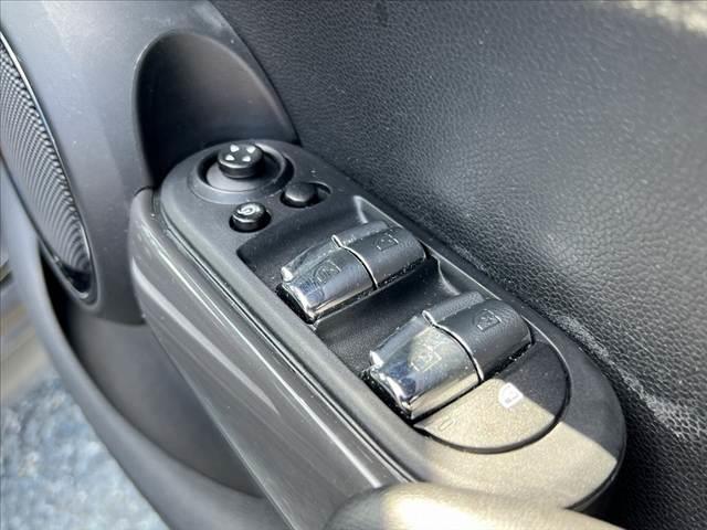 MINI ワン 純正ナビ/BT/ラジオ 運転席シートリフター エンジンスタートボタン アイドリングストップ ヘッドライトレベライザー 電格ミラー USBポート ETC アクセサリーソケット フォグライト(24枚目)