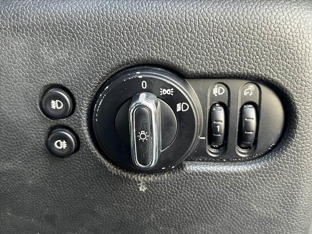 MINI ワン 純正ナビ/BT/ラジオ 運転席シートリフター エンジンスタートボタン アイドリングストップ ヘッドライトレベライザー 電格ミラー USBポート ETC アクセサリーソケット フォグライト(25枚目)