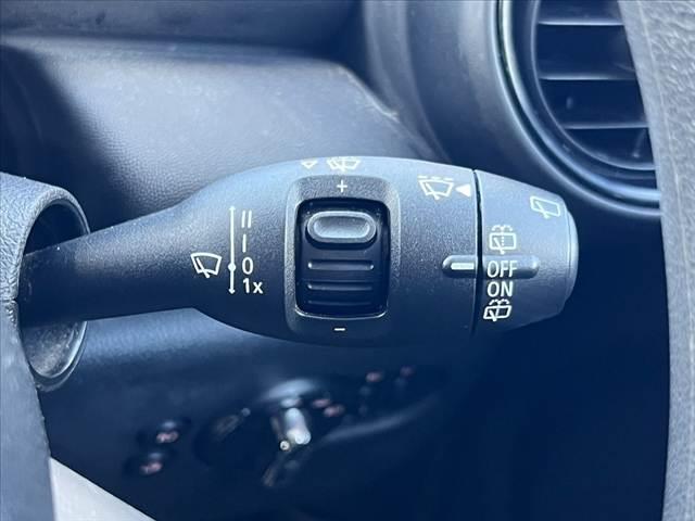 MINI ワン 純正ナビ/BT/ラジオ 運転席シートリフター エンジンスタートボタン アイドリングストップ ヘッドライトレベライザー 電格ミラー USBポート ETC アクセサリーソケット フォグライト(32枚目)