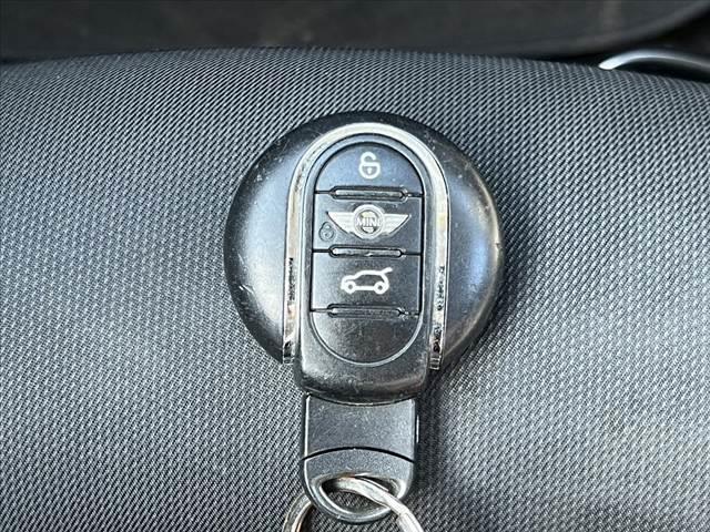 MINI ワン 純正ナビ/BT/ラジオ 運転席シートリフター エンジンスタートボタン アイドリングストップ ヘッドライトレベライザー 電格ミラー USBポート ETC アクセサリーソケット フォグライト(33枚目)