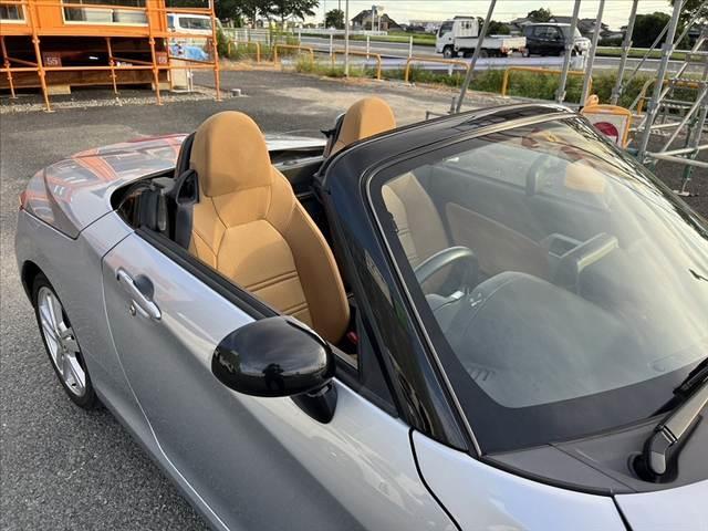 コペン 　ターボ　禁煙　純正ＳＤナビ／Ｂｌｕｅｔｏｏｔｈ／フルセグ／ＤＶＤ　ＬＥＤヘッドライト　シートヒーター　スマートキー　ＥＴＣ　ステアリングスイッチ　ｅｃｏＩＤＬＥ　横滑り防止　ロールバー（19枚目）