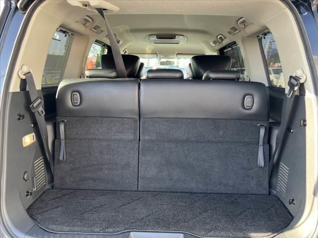 エルグランド ２５０ハイウェイスター　純正ナビ／Ｂｌｕｅｔｏｏｔｈ　フリップダウンＭ　両側電動スライド　スマートキー　ＥＴＣ　オットマン　アラウンドビュー　１００Ｖ電源　Ｐガラス　ステリモ　電動格納ミラー　革巻きステア　合皮シート（20枚目）