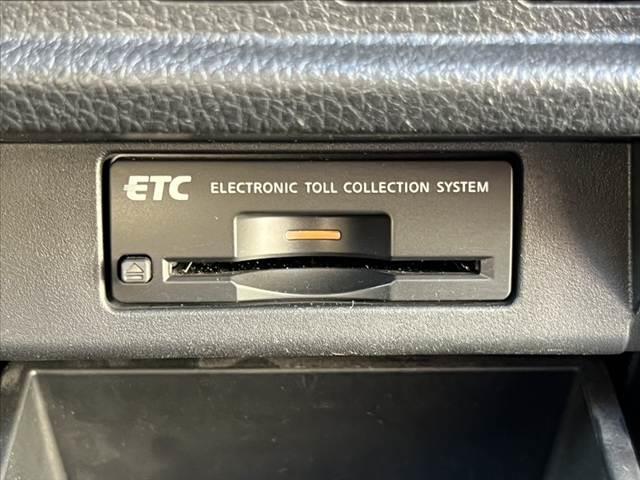 エルグランド ２５０ハイウェイスター　純正ナビ／Ｂｌｕｅｔｏｏｔｈ　フリップダウンＭ　両側電動スライド　スマートキー　ＥＴＣ　オットマン　アラウンドビュー　１００Ｖ電源　Ｐガラス　ステリモ　電動格納ミラー　革巻きステア　合皮シート（30枚目）